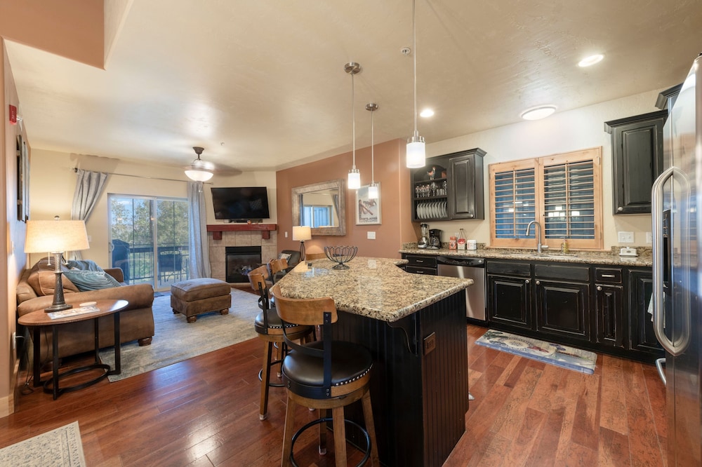 Bear Hollow Village Mountain View — 4-Star Luxury Hotel in Bridgeport, United States