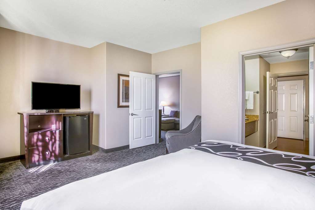 La Quinta Inn & Suites by Wyndham Kyle Austin South - photo 22