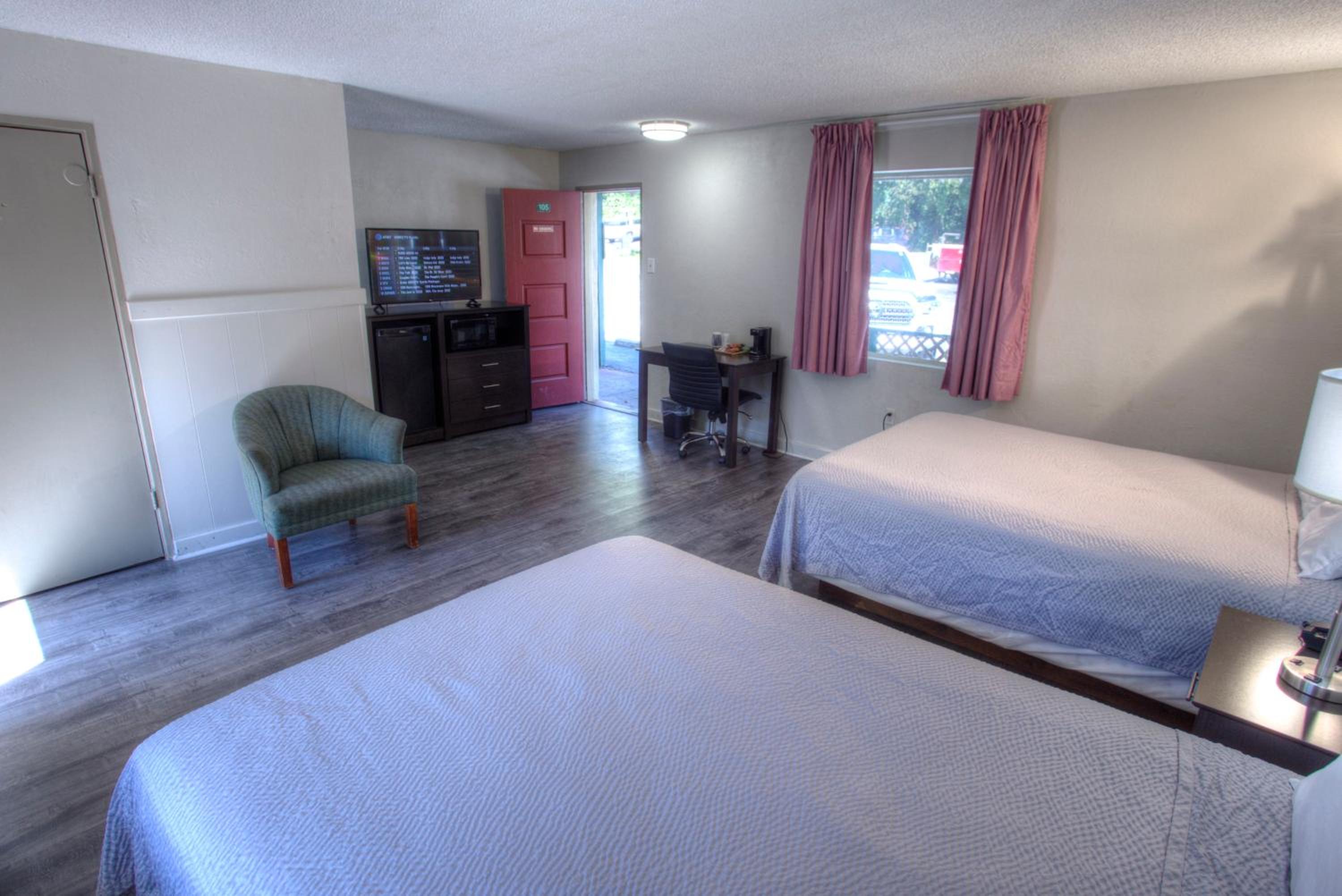 Hofbrau Riverfront Hotel - photo 8