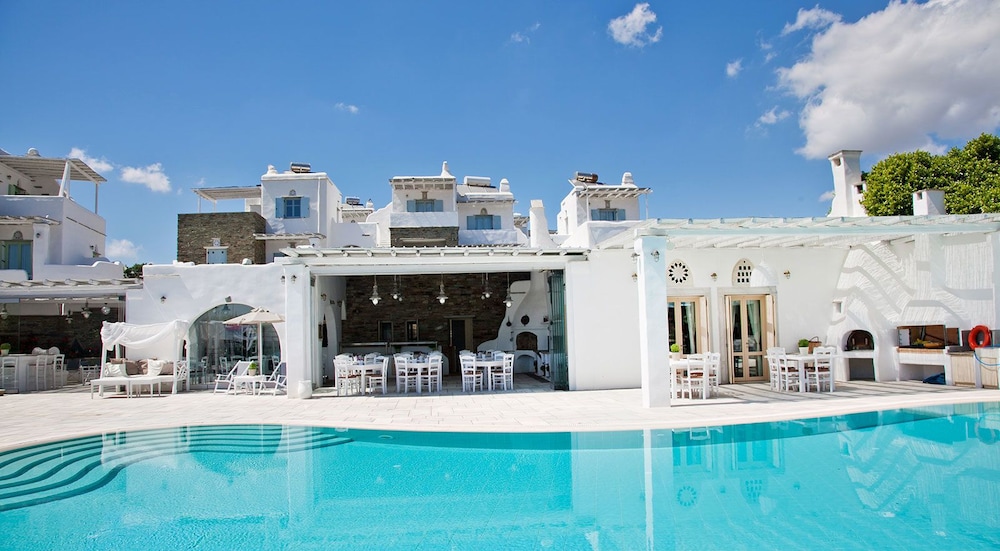 Anthia Hotel in Tinos, Greece