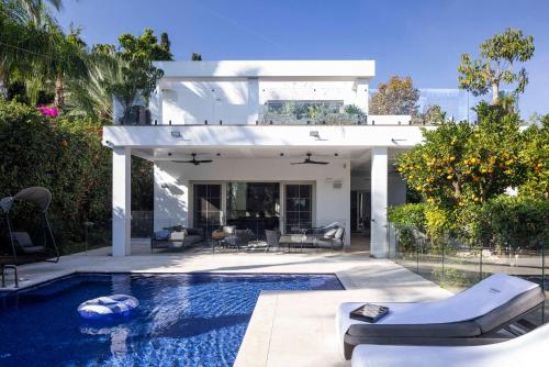 Carmelo Tulip Villa — 4-Star Luxury Hotel in Kefar Shemaryahu, Israel