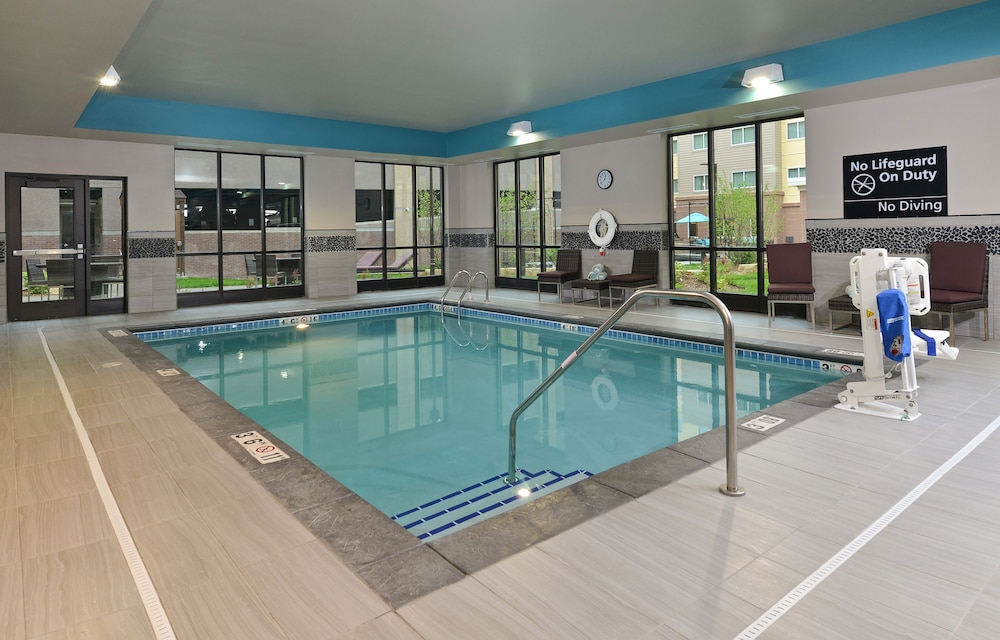 Hampton Inn & Suites Des Moines Downtown - photo 35