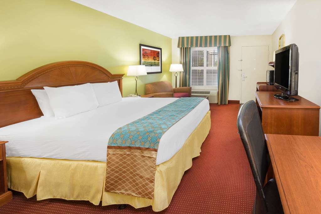 Baymont by Wyndham Orangeburg North - photo 5