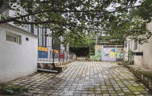 Cozy 1BR Apt In Heart of Old Tbilisi By Wehost