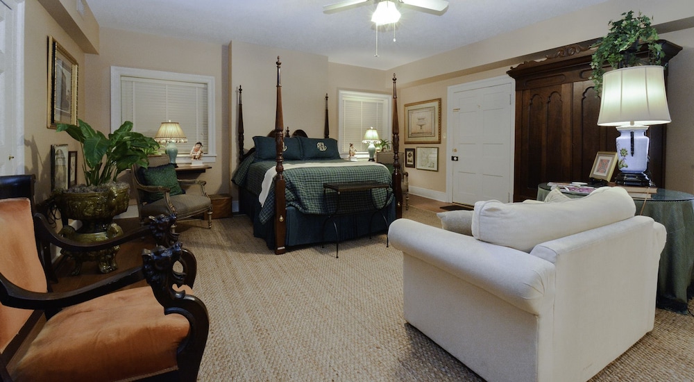 Choctaw Hall Bed and Breakfast - photo 6