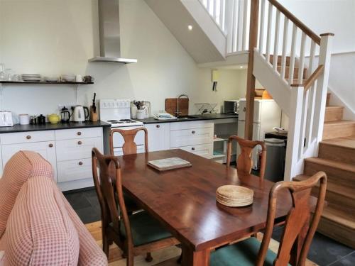 Gamekeeper's Cottage within historic Tregrehan Garden — 4-Star Luxury Hotel in Par, United Kingdom