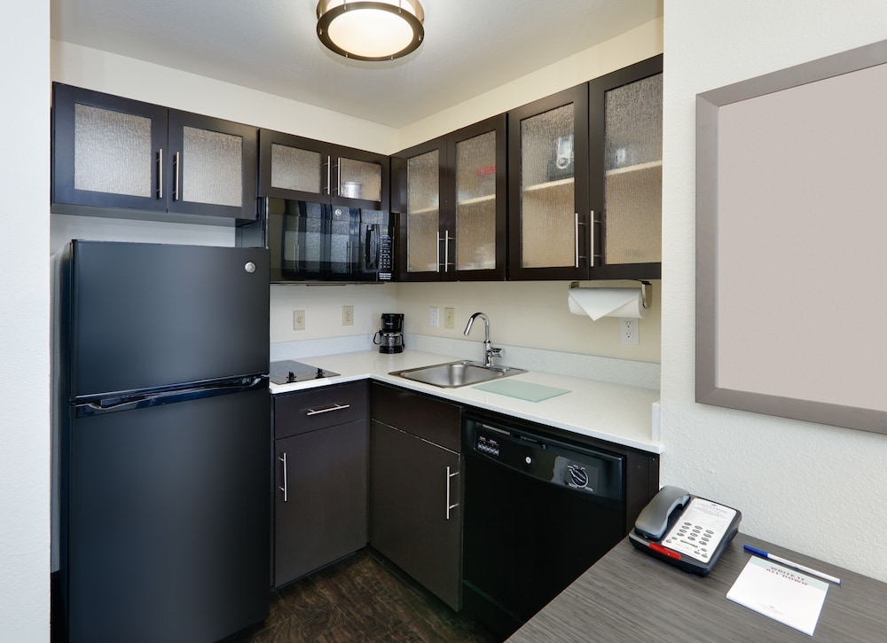 Candlewood Suites Market Center by IHG - photo 14