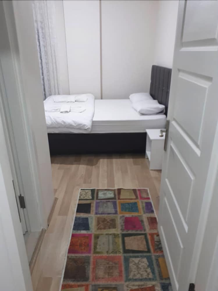 Samline Suit in Samsun, Turkey