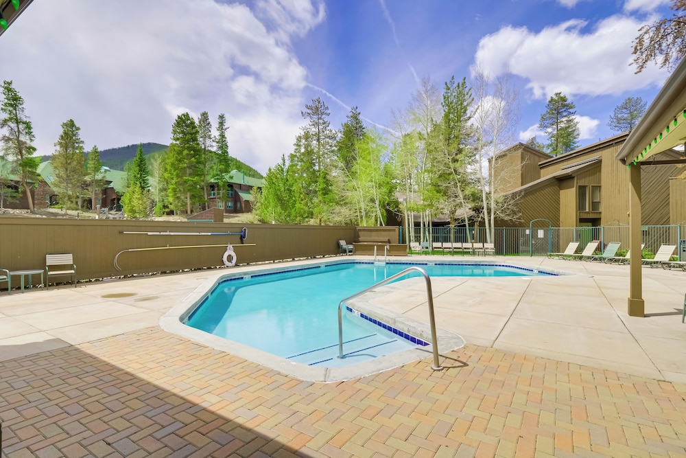 Keystone Condo on Shuttle Line 1 Mi to Resort - photo 2