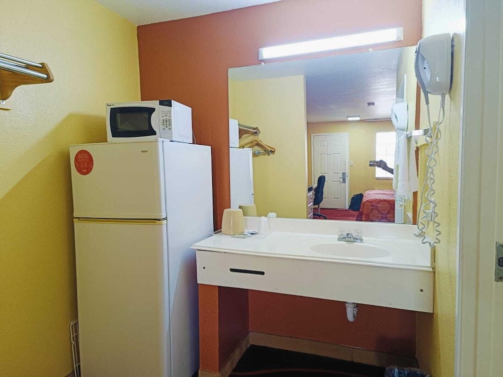 Heights Inn - photo 9