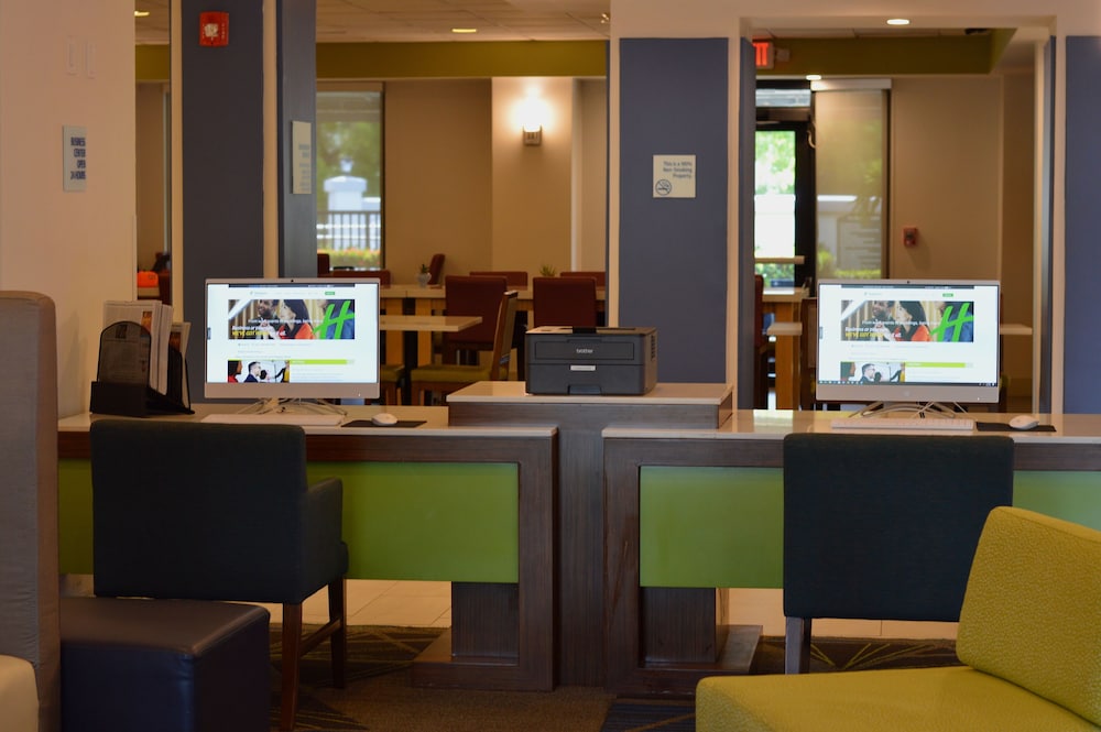Holiday Inn Express & Suites Miami Hialeah by IHG - photo 57