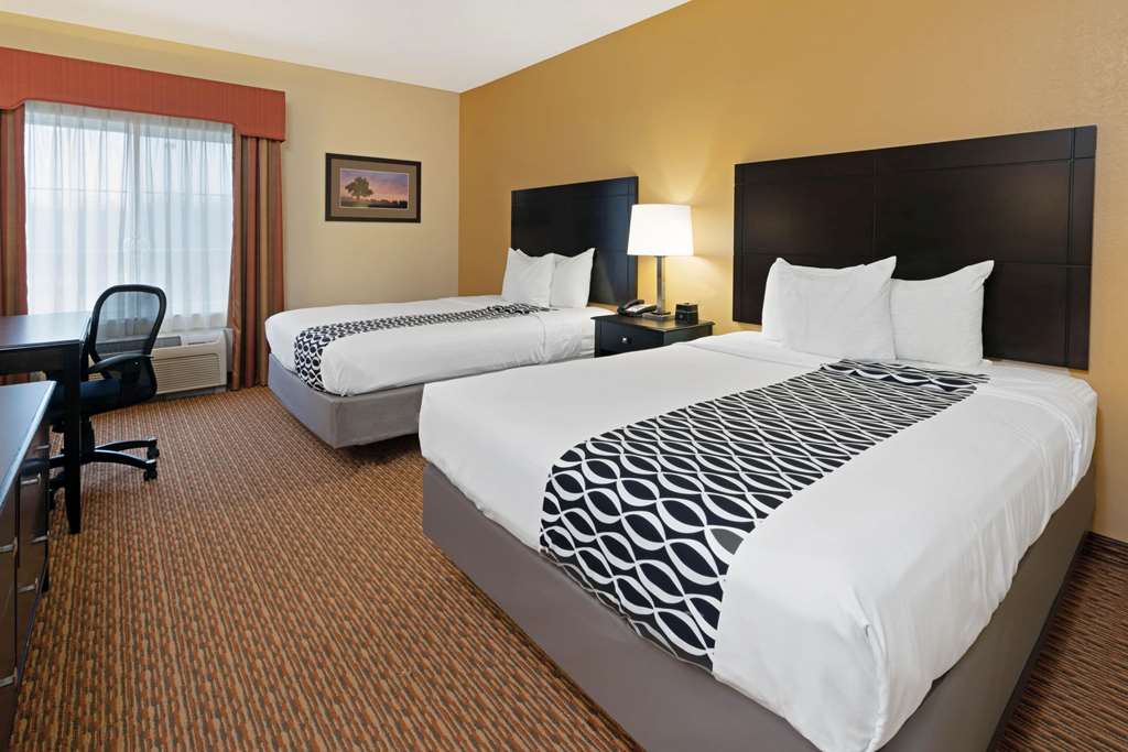 La Quinta Inn & Suites by Wyndham Stillwater University Area - photo 13