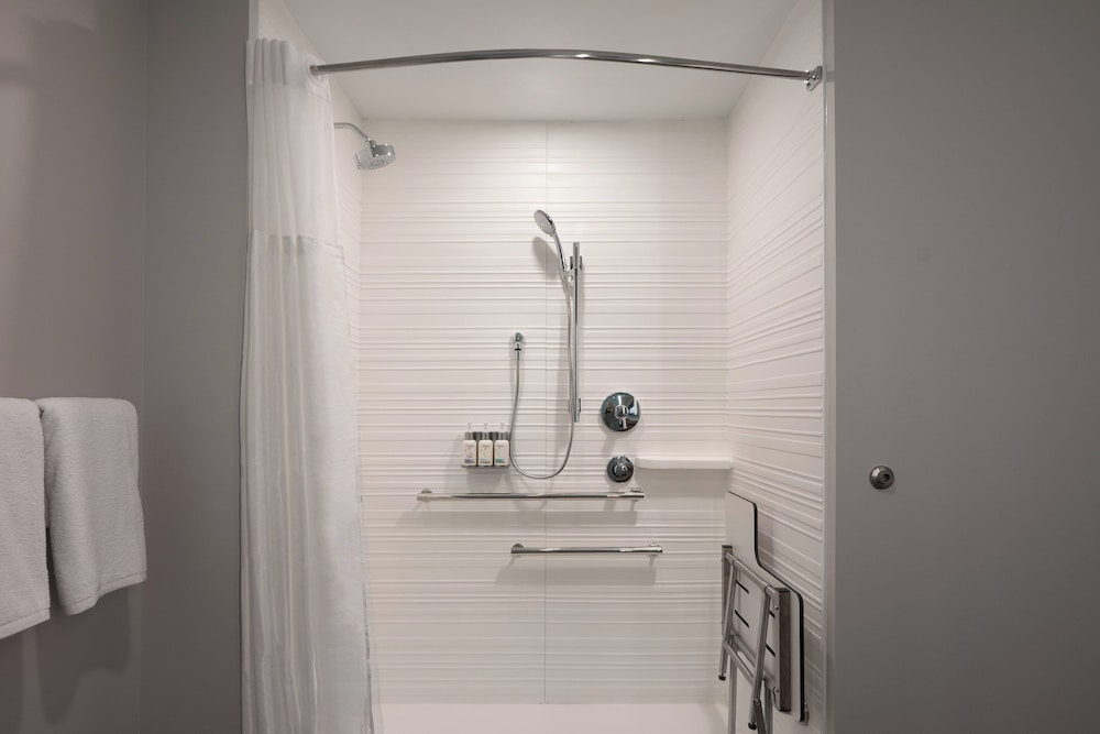 avid hotel Oak Creek by IHG - photo 23