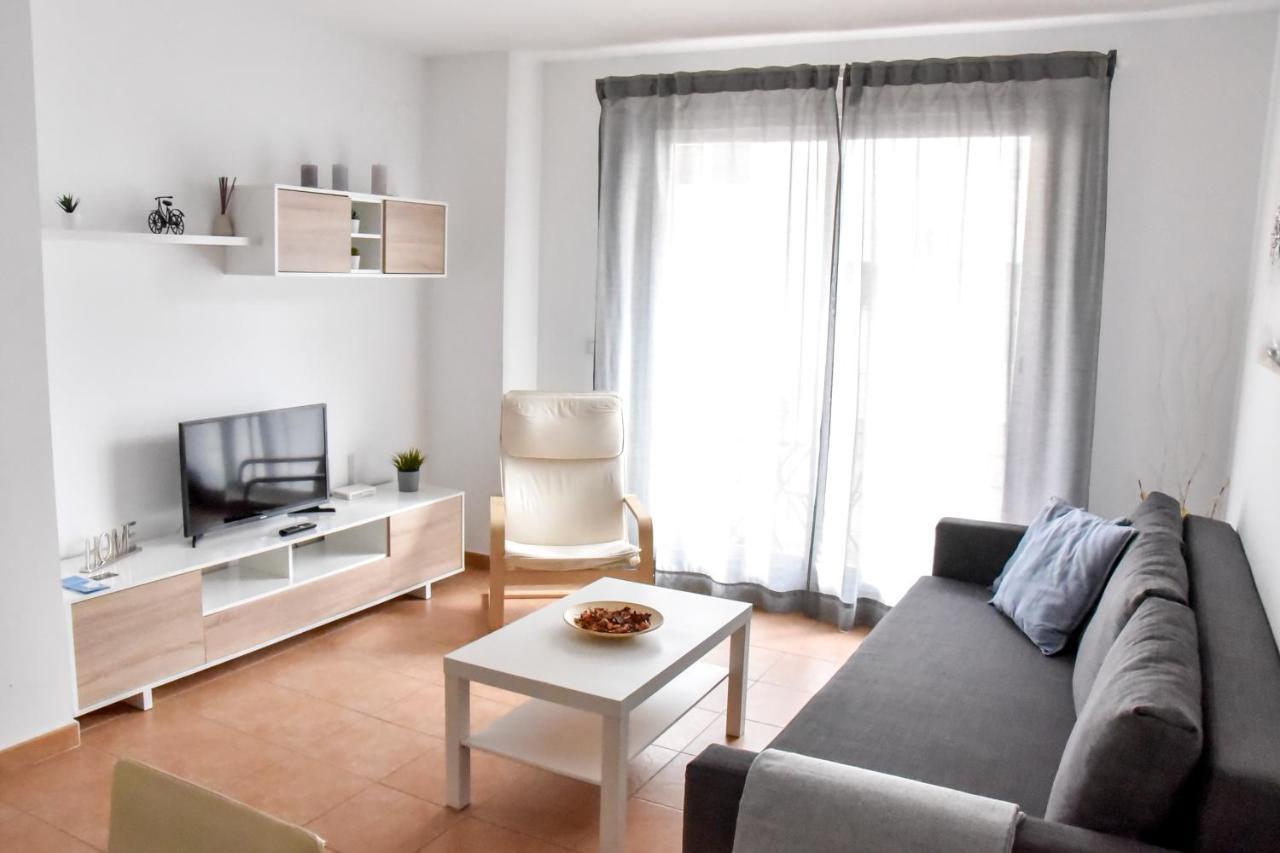 Amplio Con Parking Club Y Piscina Junto A Sevilla — La Algaba