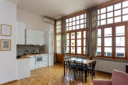Central Tbilisi Bright 1BR Gem By Wehost