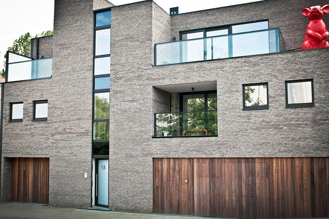 Red Rabbit Tourist And Business Flats with Indoor Parking 1 To 5 Or 6p Region Gnt Antwp Brux — 4-Star Luxury Hotel in Zele, Belgium