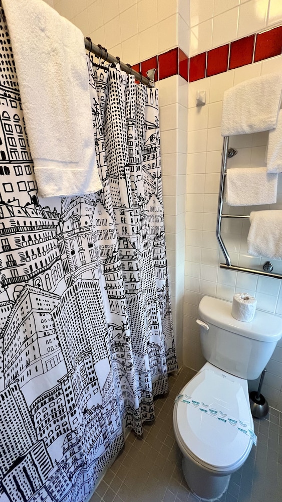 Touchstone Hotel City Center - photo 24