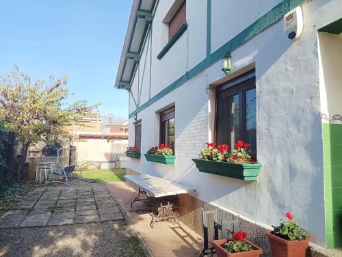 Chalet AlmAcndora Perfecto para grupos y familias — 4-Star Luxury Hotel in Haro, Spain