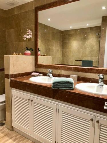 Gorgeous Apartment located in Elviria Marbella — 4-Star Luxury Hotel in Marbella, Spain