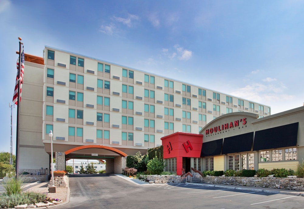 Holiday Inn Manhattan at the Campus by IHG - photo 23
