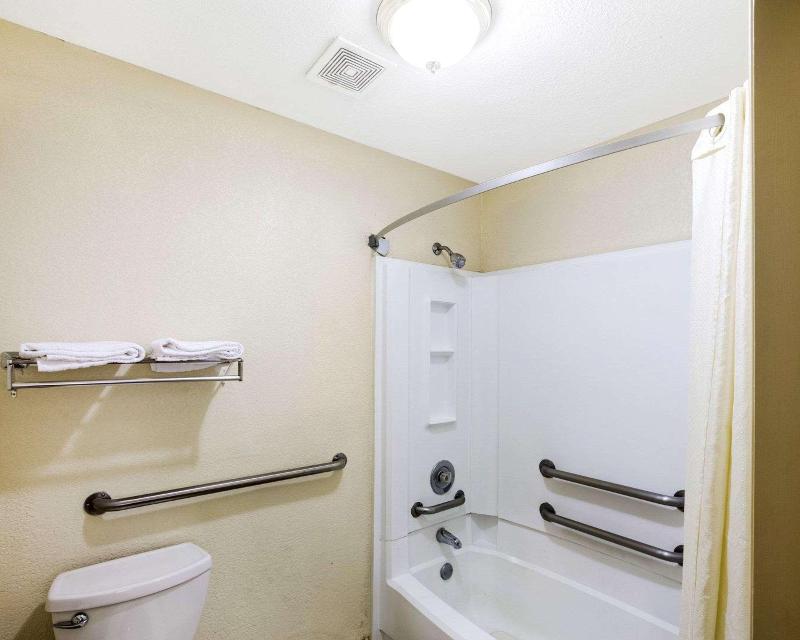 Rodeway Inn & Suites Fiesta Park - photo 29
