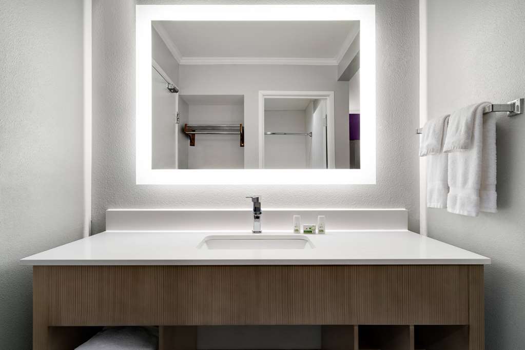 La Quinta Inn by Wyndham Birmingham Inverness - photo 22