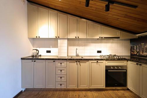 3BR apt w huge terrace & magnificent views