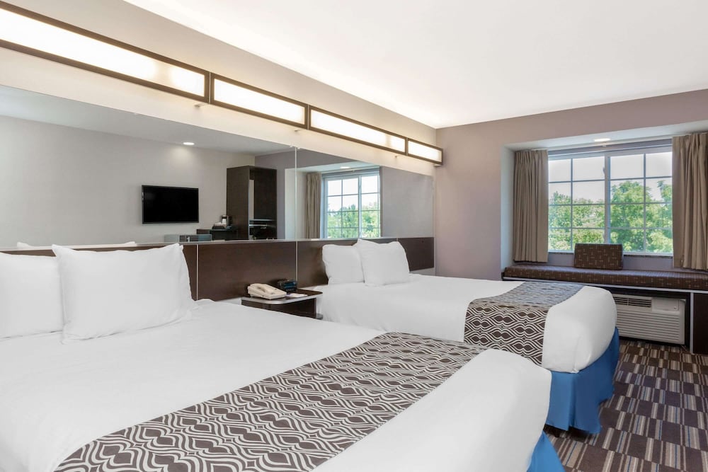 Microtel Inn & Suites Tuscaloosa Near University - photo 5