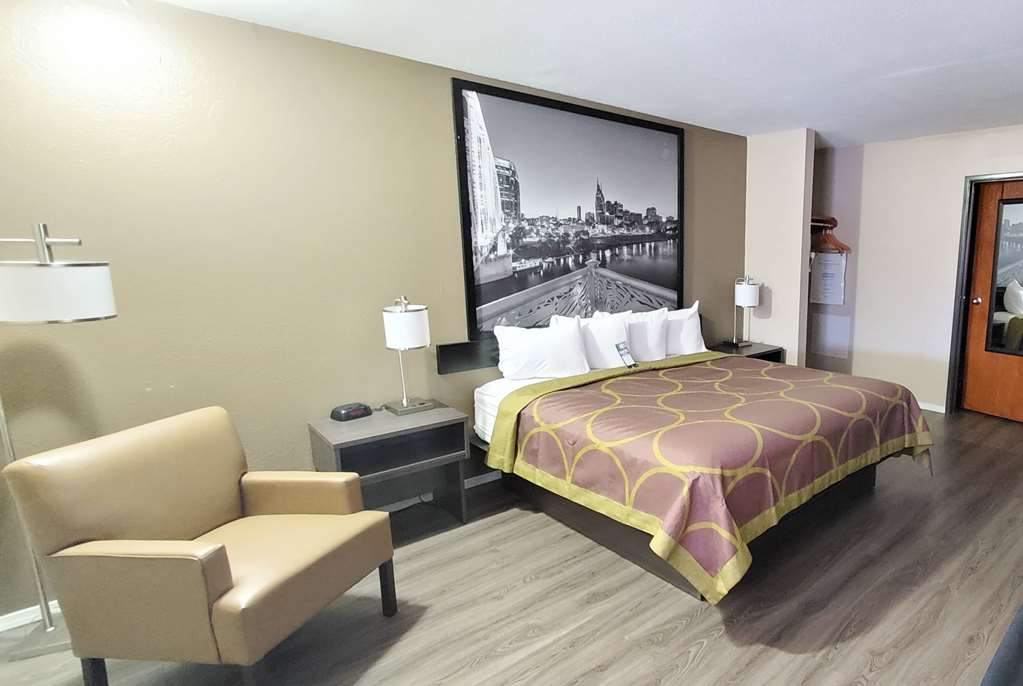 Super 8 by Wyndham Paris - photo 7