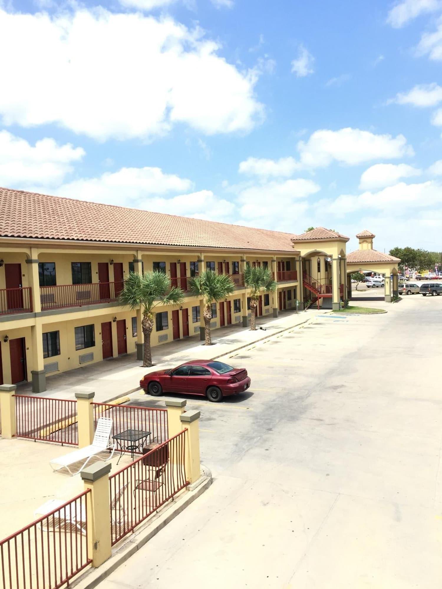Boca Chica Inn & Suites Brownsville - photo 4