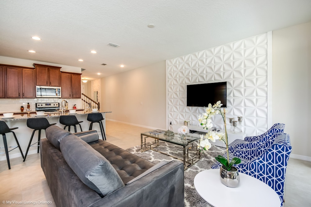 1570 Carey Palm Circle - photo 2