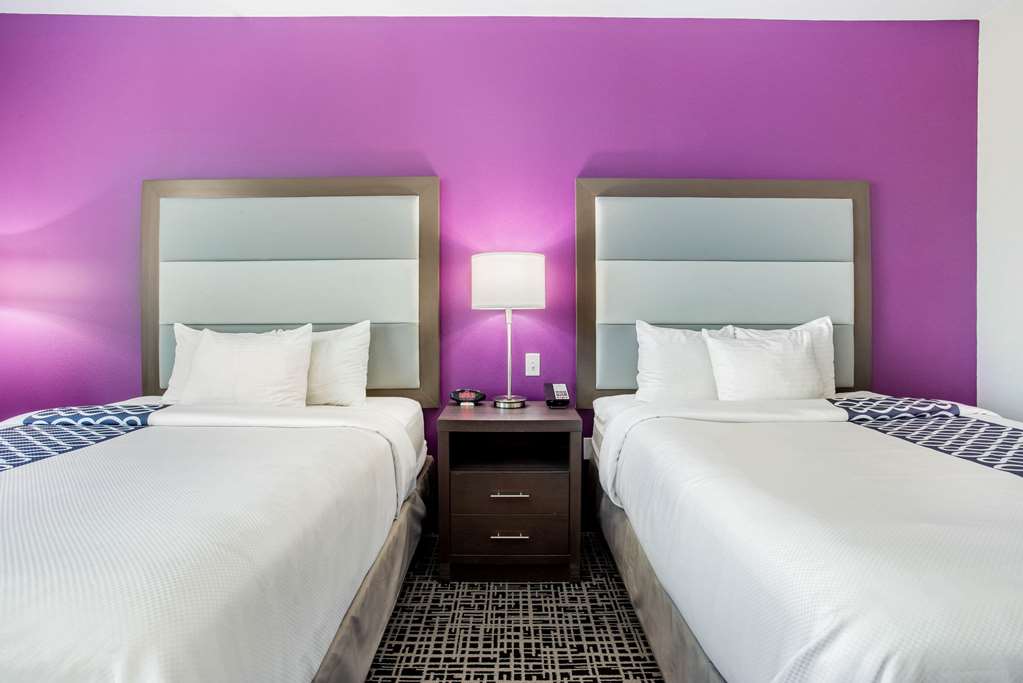 La Quinta Inn & Suites by Wyndham Springfield IL - photo 33