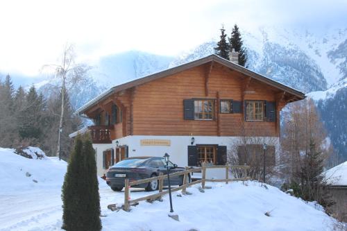 Chalet Charming — 4-Star Luxury Hotel in Grachen, Switzerland