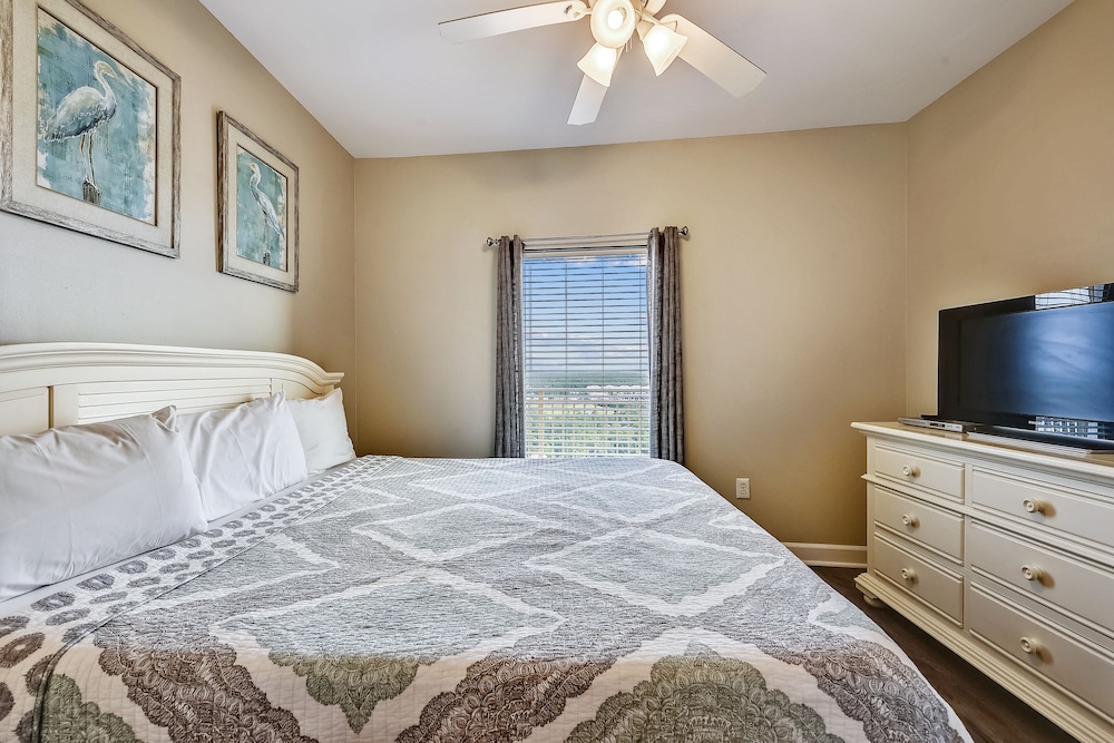 Splash Beach Resort by Book That Condo - photo 6