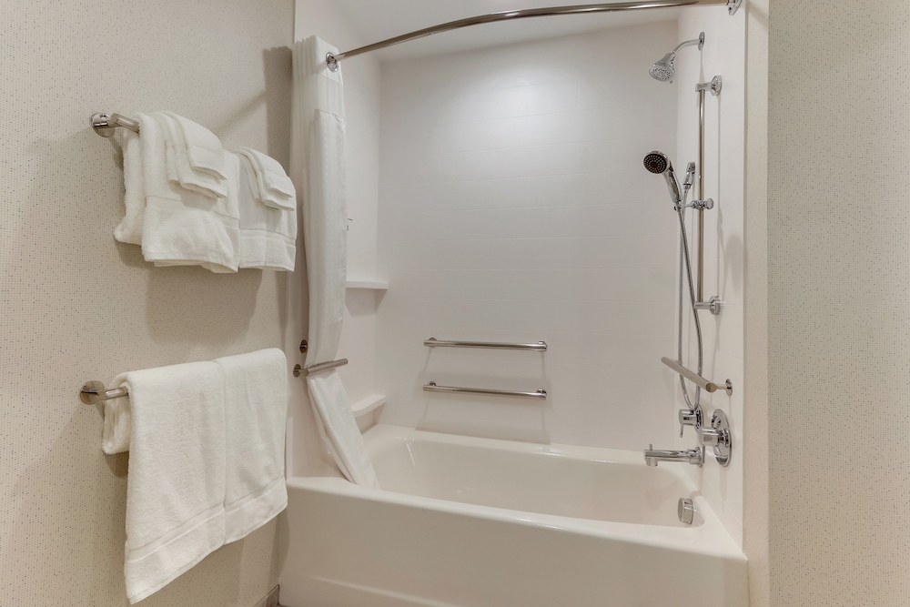 Holiday Inn Express & Suites Winston Salem Sw Clemmons by IHG - photo 31
