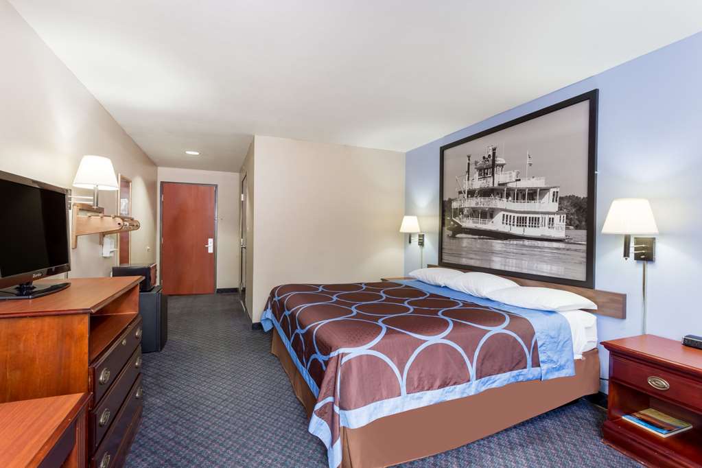 Super 8 by Wyndham Indianola - photo 13