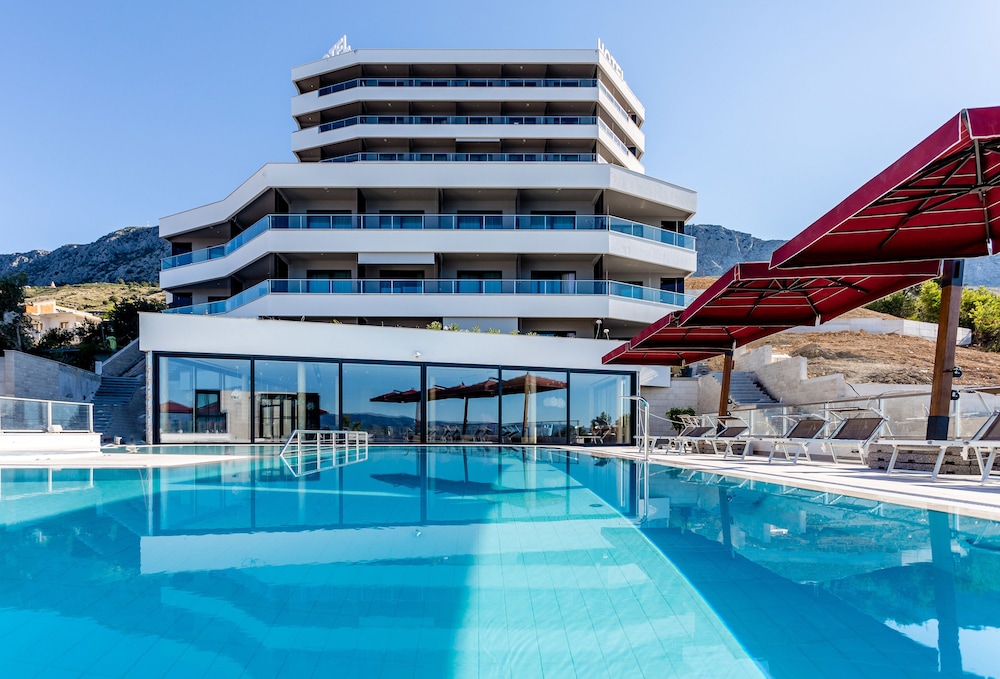 Hotel Plaza Duce — 4-Star Luxury Hotel in Dugi Rat, Croatia