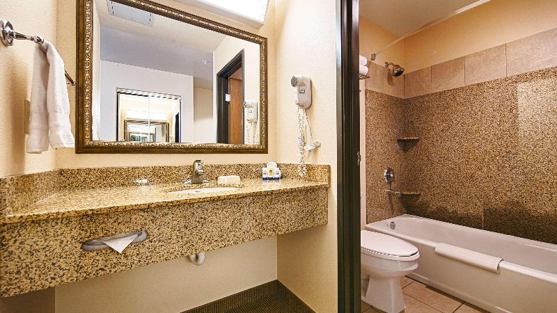 Best Western Territorial Inn & Suites - photo 7