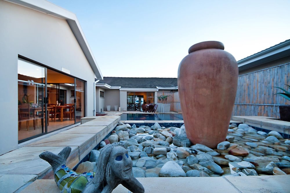 Africa Beach B&B — 4-Star Luxury Hotel in Port Elizabeth, South Africa