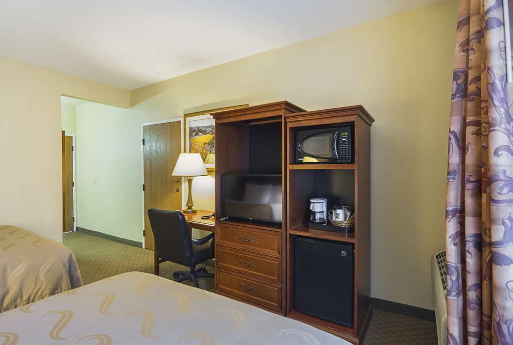 Quality Inn Fresno Yosemite Airport - photo 10