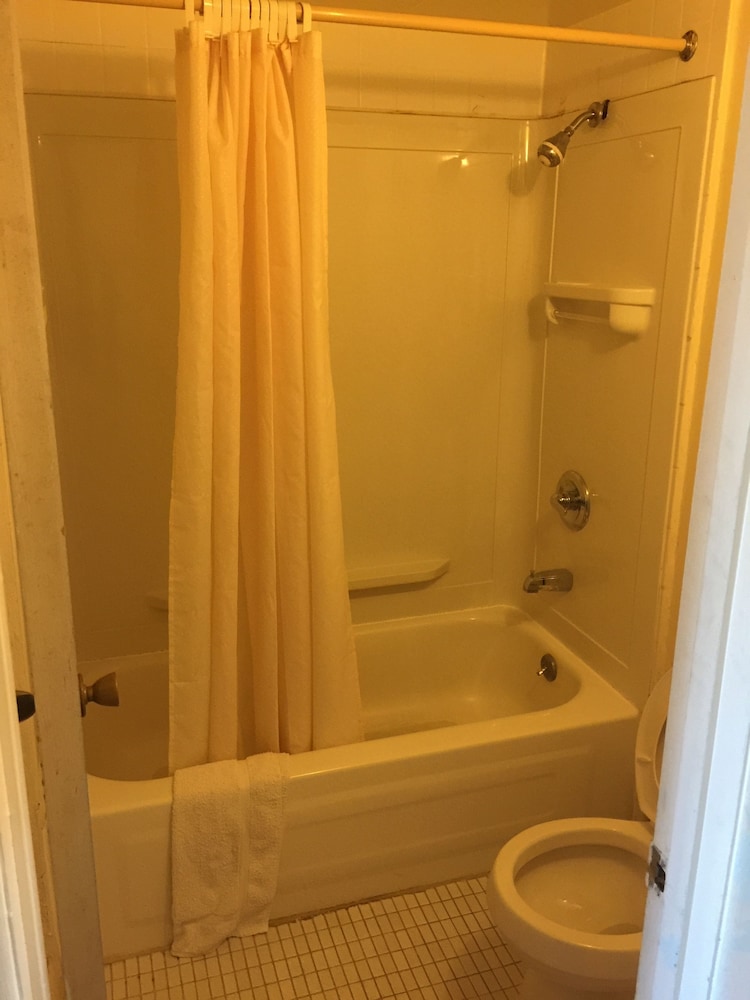 Executive Inn Marianna - photo 16