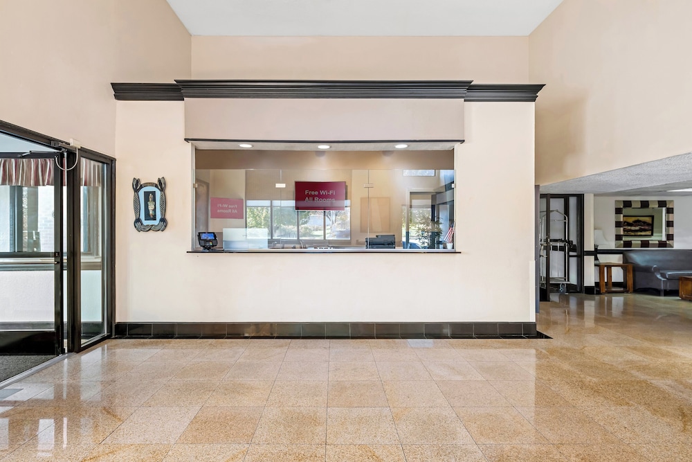 Red Roof Inn Charlotte University - photo 4