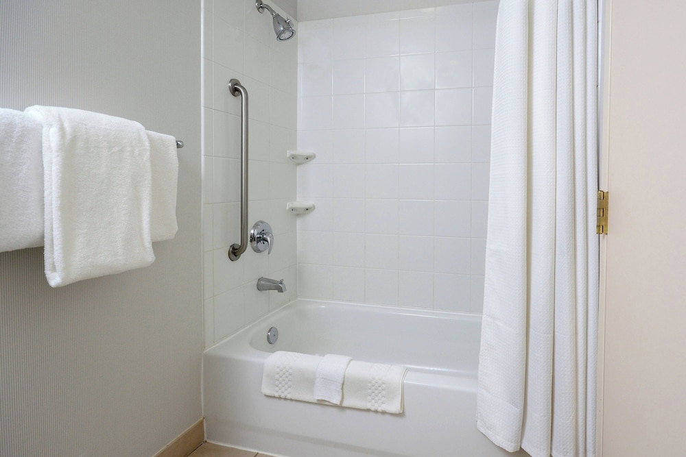 Courtyard by Marriott Danville - photo 20