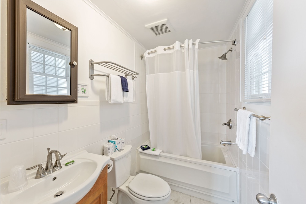 Wicker Guesthouse - photo 64