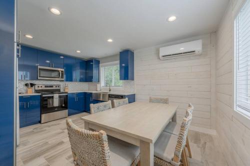 Sunset Family Villa C2 — Bridgman — photo 5