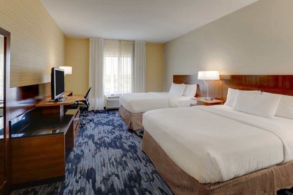 Fairfield Inn & Suites Hutchinson - photo 14
