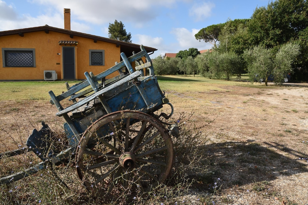 Casa Vacanze Vigna di Valle — 4-Star Luxury Hotel in Bracciano, Italy