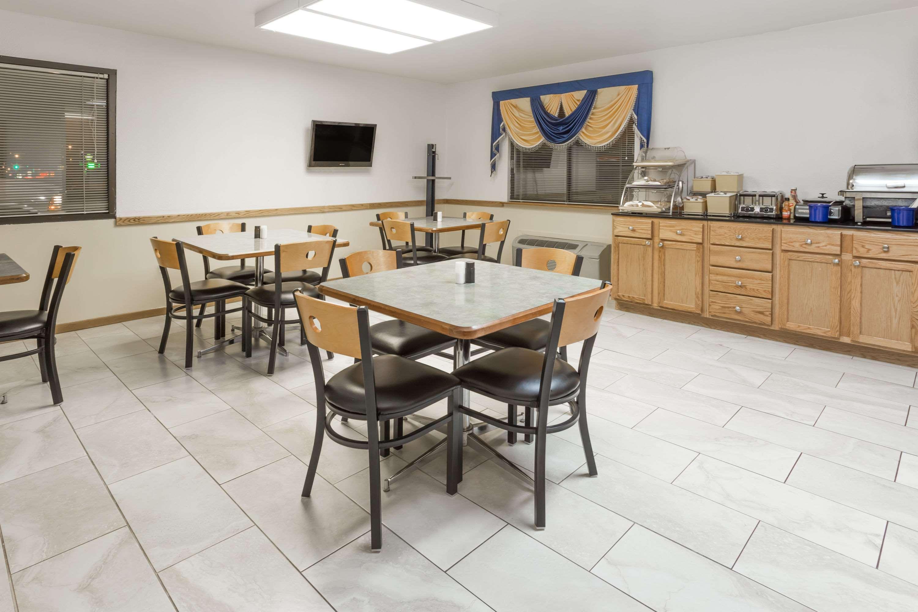 Days Inn by Wyndham Stoughton WI. - photo 13