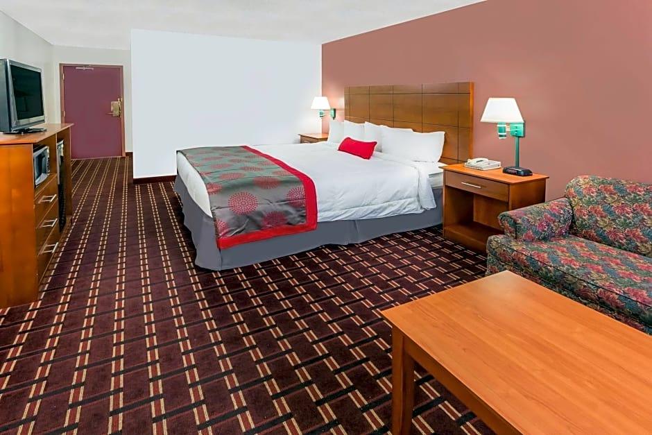 Ramada by Wyndham Medford Hotel and Conference Center - photo 14