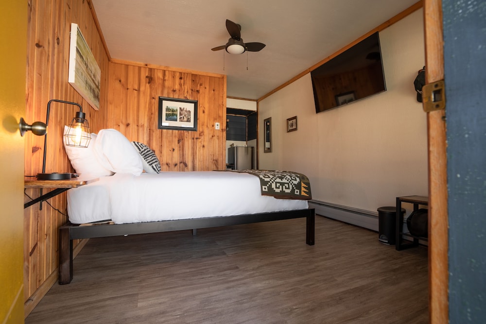 Columbia Point Resort - photo 21
